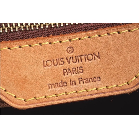 Authentic Louis Vuitton
Monogram Batignolles
Horizontal Tote Bag - Picture 13 of 16